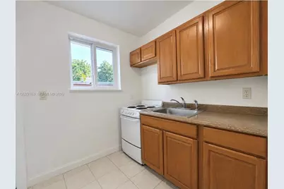 160 NW 45th St, Miami, FL 33127 - Photo 6
