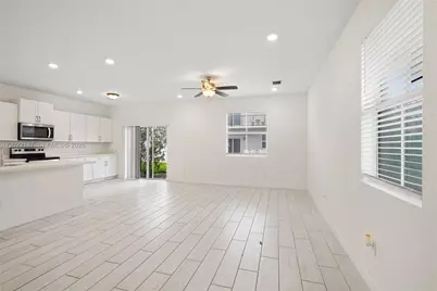 763 SE 17th St, Homestead, FL 33034 - Photo 8
