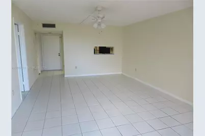8005 SW 107th Ave #309, Miami, FL 33173 - Photo 6