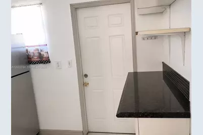 716 NW 4th St, Hallandale Beach, FL 33009 - Photo 4