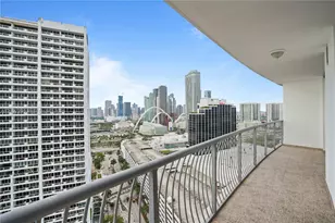1750 N Bayshore Dr, Miami, FL 33132 - Photo 18