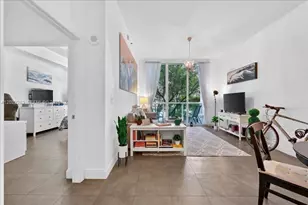 31 SE 5th St, Miami, FL 33131 - Photo 4