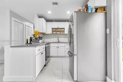 5630 SW 37th Ct, Davie, FL 33314 - Photo 8