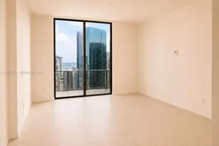 77 SE 5th St, Miami, FL 33131 - Photo 10