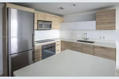 16385 N Biscayne Blvd #403, North Miami Beach, FL 33160 - Photo 8