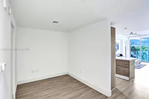 16385 N Biscayne Blvd, North Miami Beach, FL 33160 - Photo 8