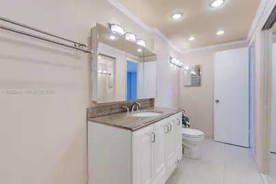 4330 Hillcrest Dr #506, Hollywood, FL 33021 - Photo 18