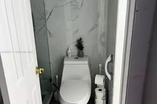 18555 NE 14th Ave, Miami, FL 33179 - Photo 24