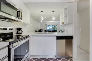 221 Riviera Cir, Weston, FL 33326 - Photo 8