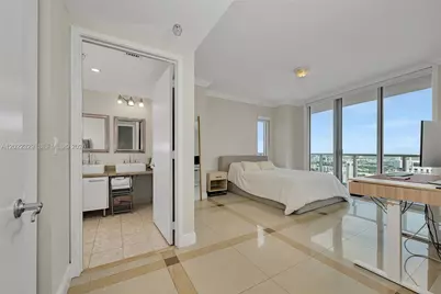 185 SW 7th St #4201, Miami, FL 33130 - Photo 12