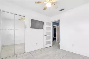 1021 NW 23rd Rd, Fort Lauderdale, FL 33311 - Photo 12