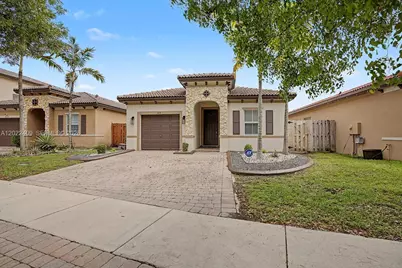 2316 NE 3rd Ct, Homestead, FL 33033 - Photo 2