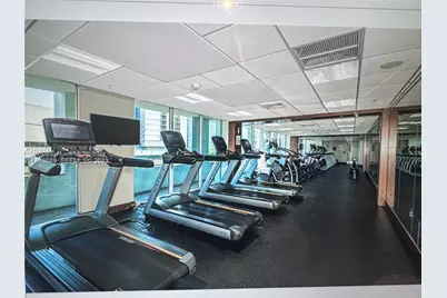 31 SE 5th St #2507, Miami, FL 33131 - Photo 8