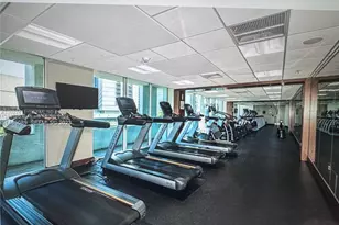 31 SE 5th St, Miami, FL 33131 - Photo 8
