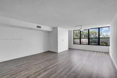 2767 Carambola Cir S #402, Coconut Creek, FL 33066 - Photo 8