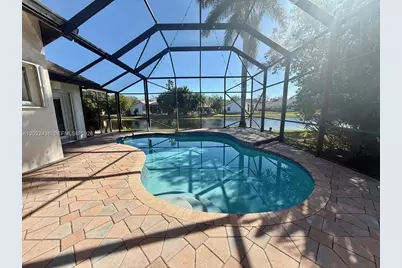 2644 Miller Ct, Weston, FL 33332 - Photo 8