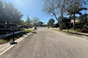2644 Miller Ct, Weston, FL 33332 - Photo 18