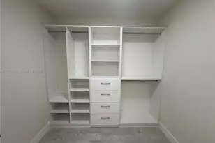 801 N Venetian Dr, Miami, FL 33139 - Photo 22