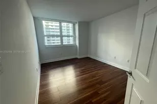 1155 Brickell Bay Dr, Miami, FL 33131 - Photo 10