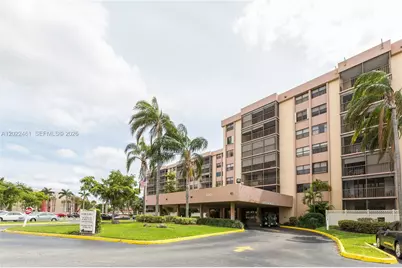 900 NE 195th St #618, Miami, FL 33179 - Photo 4