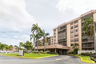 900 NE 195th St, Miami, FL 33179 - Photo 4