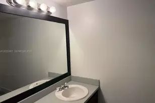 900 NE 195th St, Miami, FL 33179 - Photo 30
