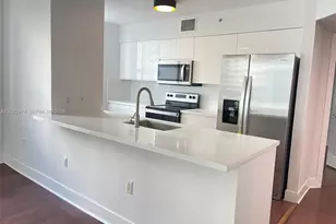 1155 Brickell Bay Dr, Miami, FL 33131 - Photo 2