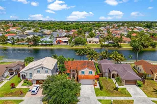 15891 SW 84th St, Miami, FL 33193 - Photo 2