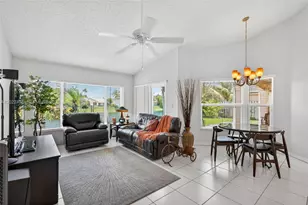 15891 SW 84th St, Miami, FL 33193 - Photo 4