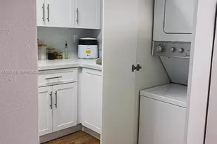 2775 W 52nd St, Hialeah, FL 33016 - Photo 26