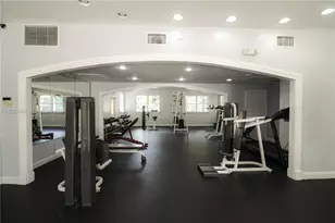 8245 Lake Dr, Doral, FL 33166 - Photo 14