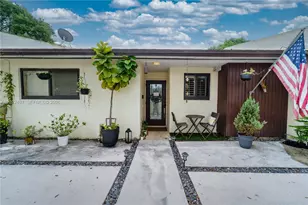 13932 Kendale Lakes Dr, Miami, FL 33183 - Photo 2