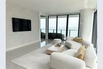650 NE 32nd St #1901, Miami, FL 33137 - Photo 2