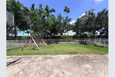 4020 Sapphire Cv, Weston, FL 33331 - Photo 32