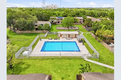 455 NE 210th Ter, Miami, FL 33179 - Photo 28