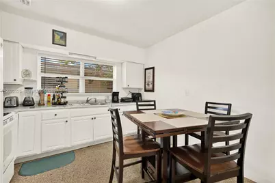 1236 NE 109th St #2, Miami, FL 33161 - Photo 4