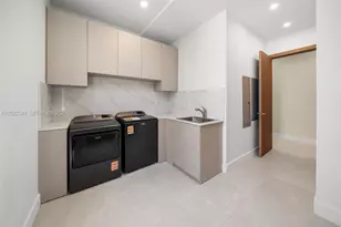 900 NE 75th St, Miami, FL 33138 - Photo 18