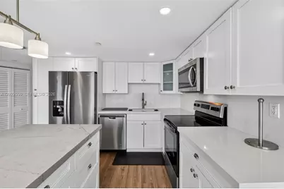2401 Collins Ave #602, Miami Beach, FL 33140 - Photo 16