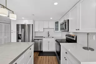 2401 Collins Ave, Miami Beach, FL 33140 - Photo 16