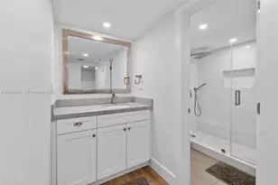 2401 Collins Ave, Miami Beach, FL 33140 - Photo 36
