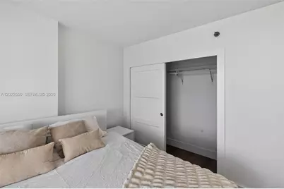 2401 Collins Ave #602, Miami Beach, FL 33140 - Photo 8