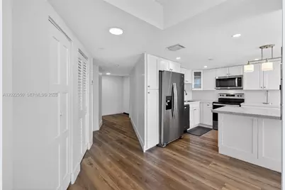 2401 Collins Ave #602, Miami Beach, FL 33140 - Photo 10