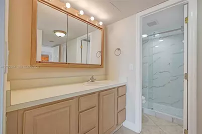20400 W Country Club Dr #812, Aventura, FL 33180 - Photo 28