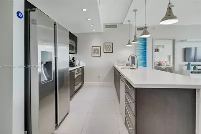 90 SW 3rd St #4308, Miami, FL 33130 - Photo 2