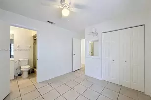 1571 NW 96th Way, Pembroke Pines, FL 33024 - Photo 14