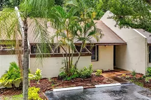 1571 NW 96th Way, Pembroke Pines, FL 33024 - Photo 2