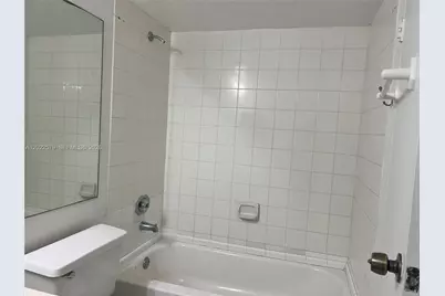 7601 E Treasure Dr #2104, North Bay Village, FL 33141 - Photo 18