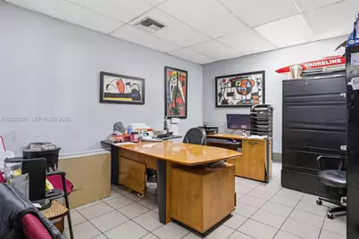 8730 SW 8th St, Miami, FL 33174 - Photo 18