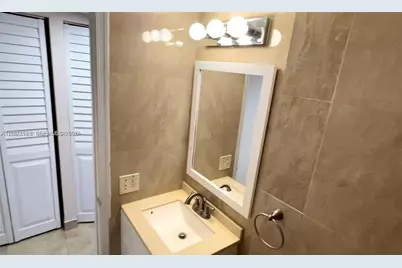 3690 N 56th Ave #916, Hollywood, FL 33021 - Photo 12
