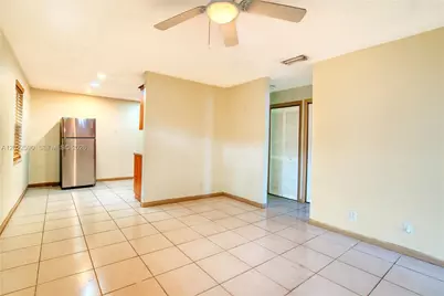 129 SE 4th Ave #1, Hallandale Beach, FL 33009 - Photo 6